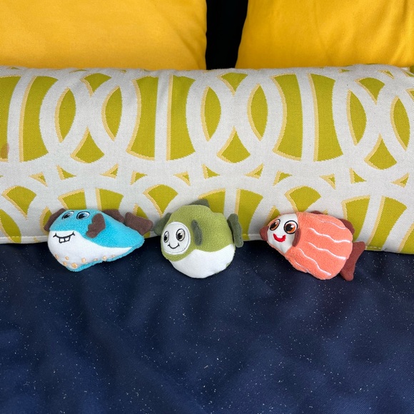 NWT Cat Toys, Catnip and Crinkle Paper Plush Cat Toys - Picture 11 of 13